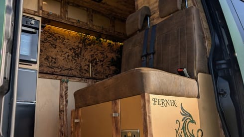 Fernix – 5 berth Mercedes-Benz campervan