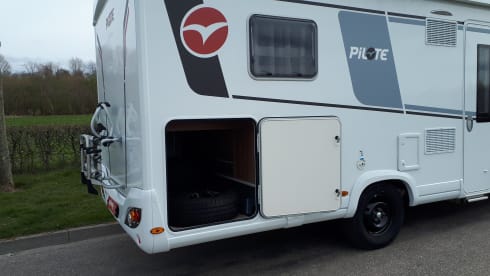 4p Pilote P 746 sensation Semi-Integral from 2020