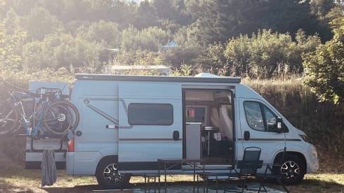 BB KING – Young Fiat Ducato (2 or 4 persons) with bicycle carrier