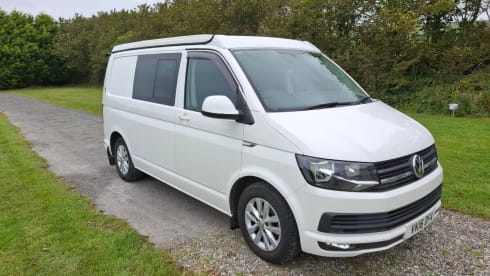 George – 4 berth Volkswagen campervan from 2016