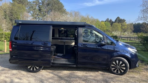 Sprokmobiel – 4p Mercedes-Benz campervan uit 2022
