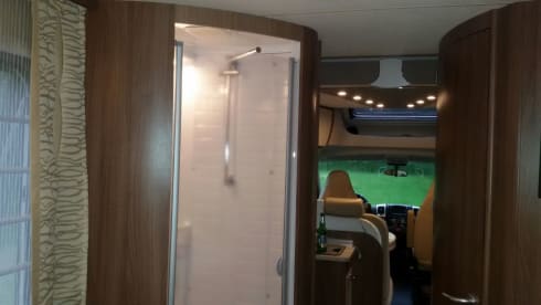 Vanity; chique met klasse. In stijl op reis! – Eitelkeit; schick mit klasse. Stilvoll reisen! 4 Schlafplätze!