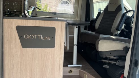 4p Giottiline from 2025 with air conditioning in living area 