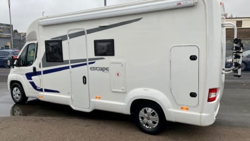 The Adventure Wagon – Family Friendly 6 berth Adventure Wagon