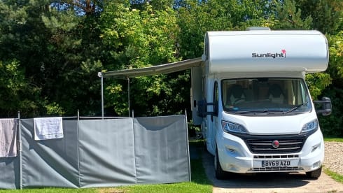 Beluga – Sunlight A72  - 4-6 Berth Motorhome