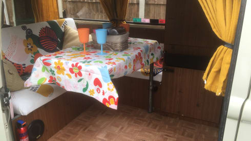 Bessie – VW 1978 Bay Window Camper 