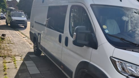 2p Citroën bus uit 2018