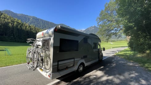 Luxury 4 pers. with fixed French bed and a pull-down bed