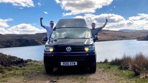 Rolo – T5 VW (2010), Black High Top (LWB)