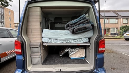 Blue California – 4p Volkswagen campervan from 2011
