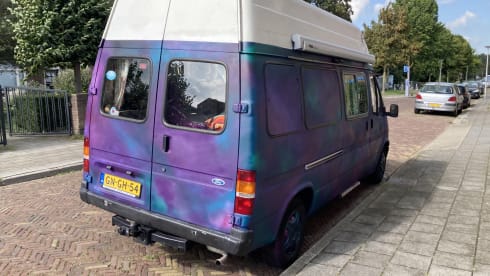 2p Ford bus from 1993