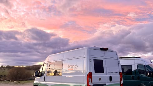 Wildkamperen, off-grid leven, eindeloze vrijheid 🌲🌞 ga waar je wilt, wanneer je wilt, zonder afhankelijk te zijn van campings of stroompunten! – Camper Fiat autosufficiente – 3 posti, pronto per l’avventura