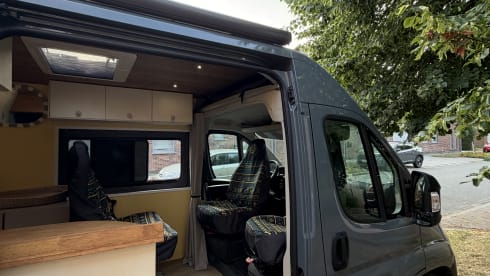 Boulder Bus – Off-Grid Opel Movano 4 gordel plaatsen 