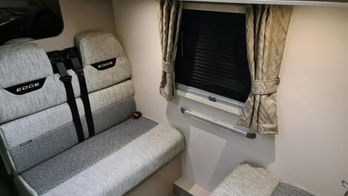 Ash – Luxury 6 Berth Motor home Perfect for Family Escapes