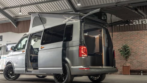 Zetland – Professionally Converted HIgh Spec 4-Berth Campervan