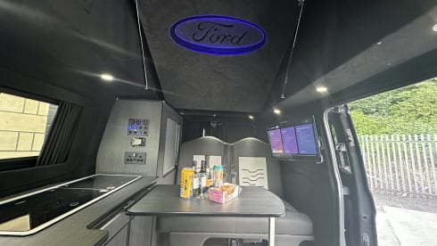 Wilbert – Ford Transit Custom 4 berth pop top