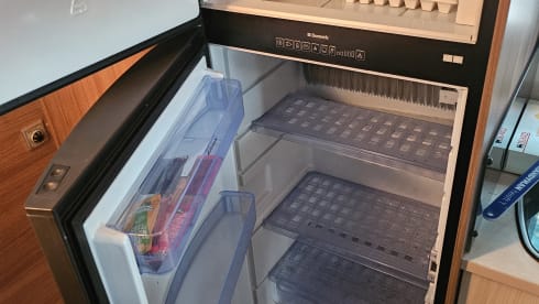 Bobby – 4p Bürstner semi-integrated uit 2014