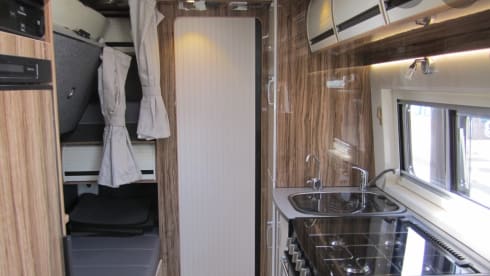 Jill – Stunning 4 berth family van. Fixed bunks!