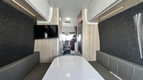 Joy Ride – 2p Volkswagen Crafter from 2010