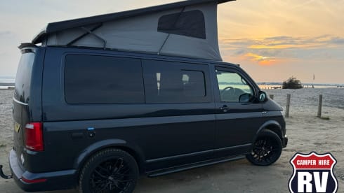 Betty – VW Campervan 4 Berth - Great looking van, cosy living space