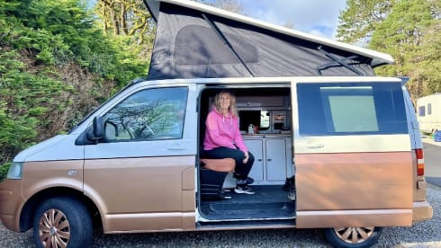 Rosey – 3 berth Volkswagen campervan from 2009