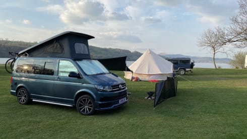 Bluey the Transporter Heeler – VW T6 Petrol Blue, 4-Berth
