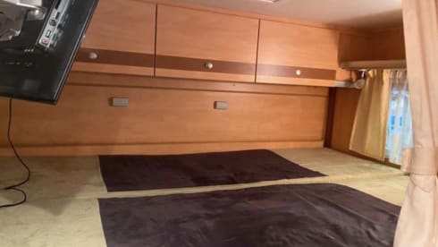 2p Sunlight semi-integrated uit 2009