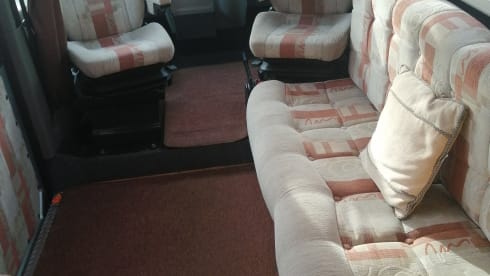 Highland Hamish – 2 berth Renault LWB High roof van 