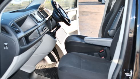 Betty – 2 berth Volkswagen campervan from 2015