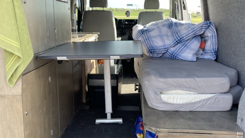 Blastoise – Volkswagen T5 camper van