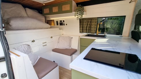 De EcoExpress – New: Luxury gas-free off-grid camper