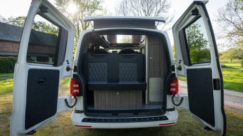 Eleanor  – Volkswagen T6 Highline LWB campervan 