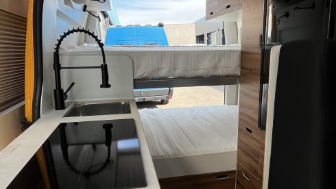 Cheerful L2H2 Camper 2020 (Off-Grid)
