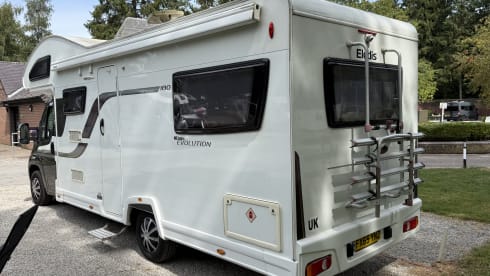 Our Molly – 6 berth Peugeot alcove from 2015