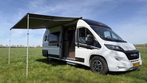 Making Memories 5 – 2023 Malibu charming GT640 Automaat luxe Buscamper skyview 