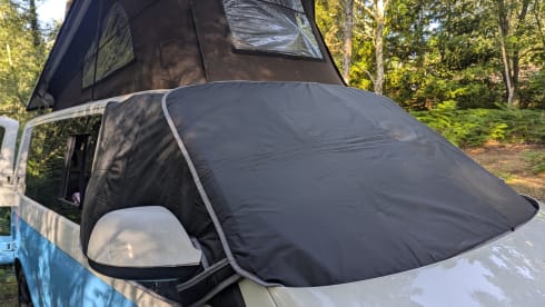 Colin – VW campervan, pop-top 4 berth