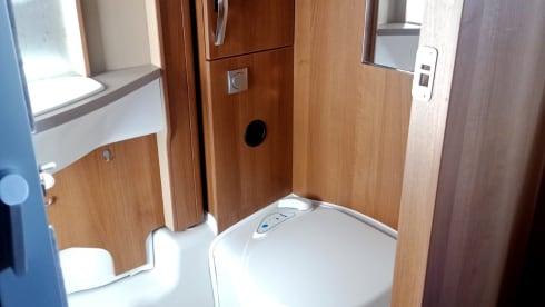 Fully furnished 2p Knaus 650MEG2 2019, length beds