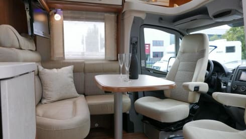 2p Mercedes-Benz semi-integrated uit 2016