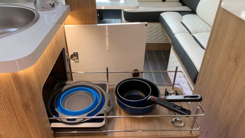 Mabel – Brand New Luxury 4-5 berth 2022 model RollerTeam 707 Motorhome