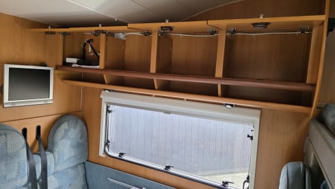 6p Dethleffs alcove uit 2006