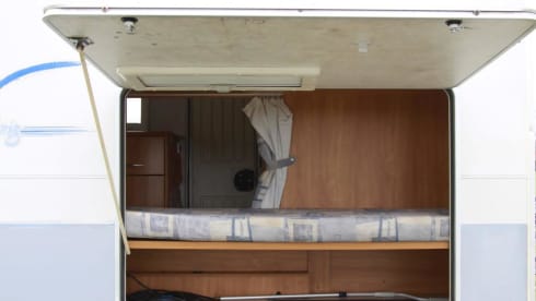 Onze supergezellige camper! – Nice spacious 6 person Ford Rimor 678