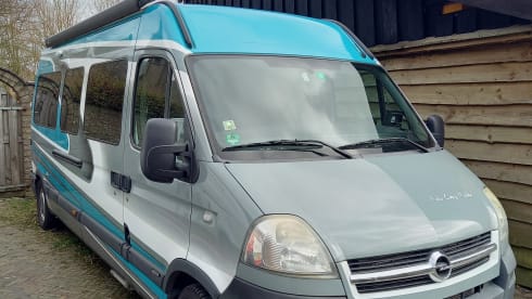 2p Anderer Bus aus dem Jahr 2017