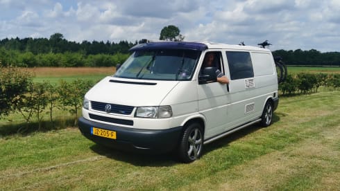Spacious VW T4, ready to move in and self-sufficient! -> 5 star reviews!
