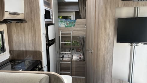4 berth Benimar Tessoro 413