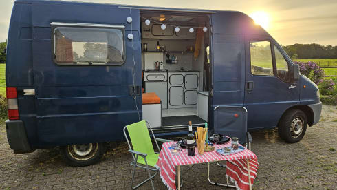 2p Peugeot bus from 1997