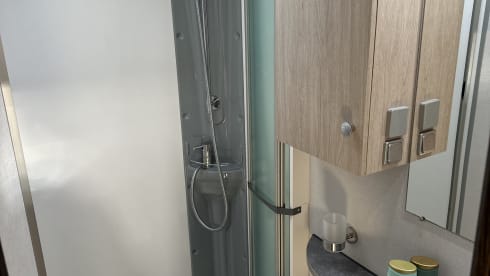 Piloot – Pilote camper - a big people camper! fully furnished!