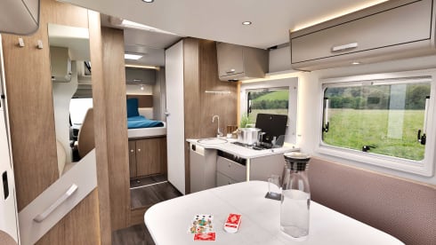Carado T459 Automaat – Experience the freedom! Very spacious luxury - Queen bed - separate shower