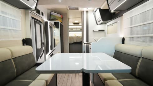 4p McLouis semi-integrated uit 2025