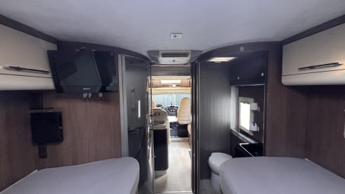 Integral 4 person camper super luxury 