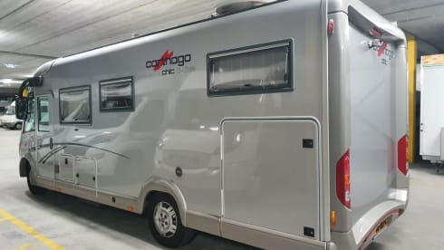 Edens Wanderlust – Luxury camper with every convenience, a dream on wheels!